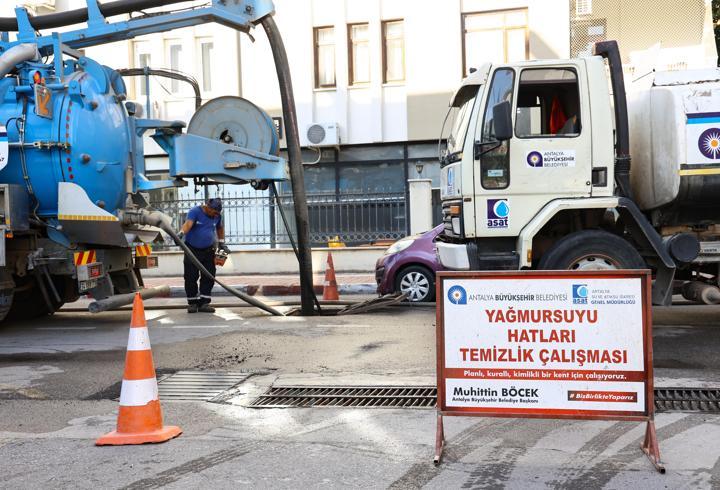 ASAT'tan 4 mahallede eş zamanlı yağmur suyu temizliği