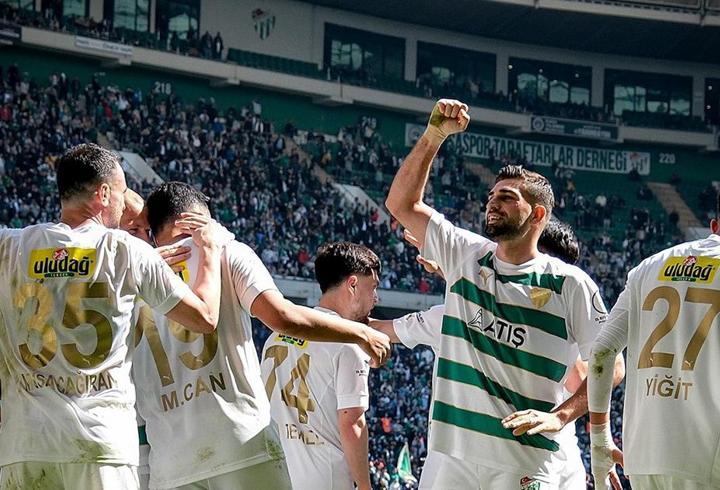 Bursaspor’da Adem Çağlayan, galibiyetle başladı