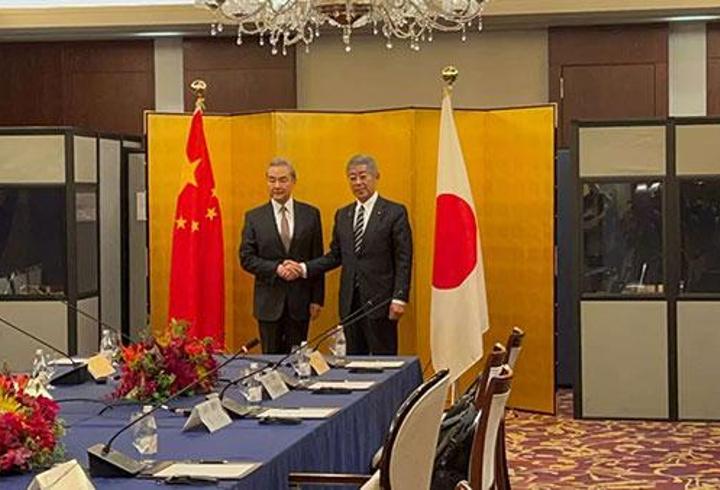 Çin ve Japonya dışişleri bakanları görüştü