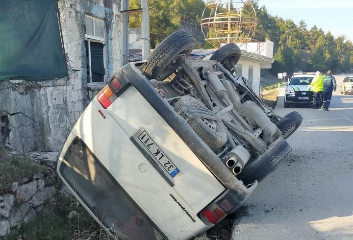 Şarampole devrilen otombilde 1 kişi yaralandı