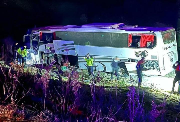 Aydın'da otobüs şarampole devrildi: 1 ölü, 27 yaralı