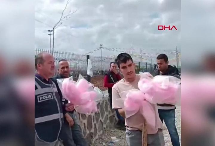 Mutluluğu pamuk şeker dağıtarak çoğalttılar…