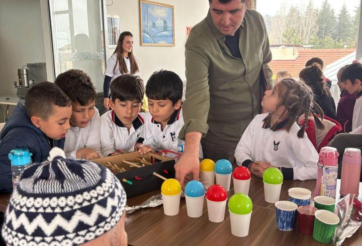Minik öğrencilerden anlamlı ziyaret