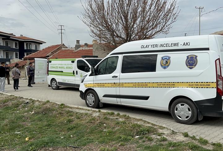 Oğlunu evde ölü buldu