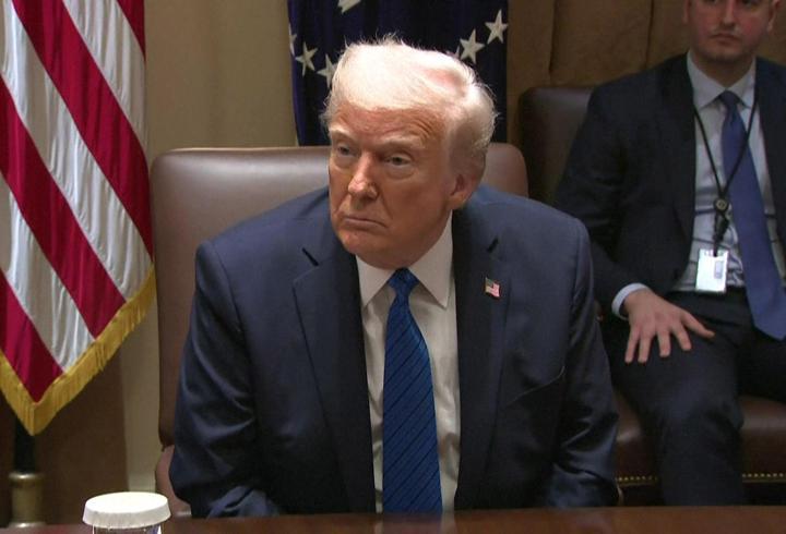 Trump krizin sorumlusunu savundu!