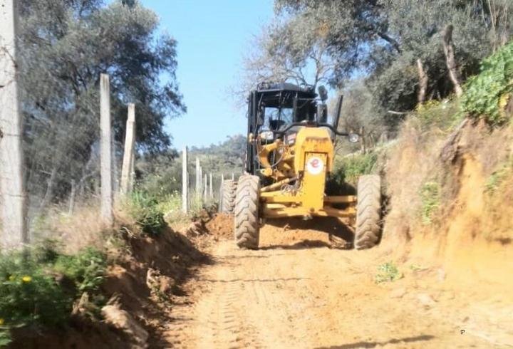 Efeler'de yol düzenleme çalışması yapıldı