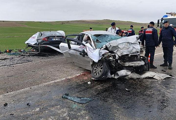 SON DAKİKA... Ankara’da katliam gibi kaza: 6 kişi hayatını kaybetti