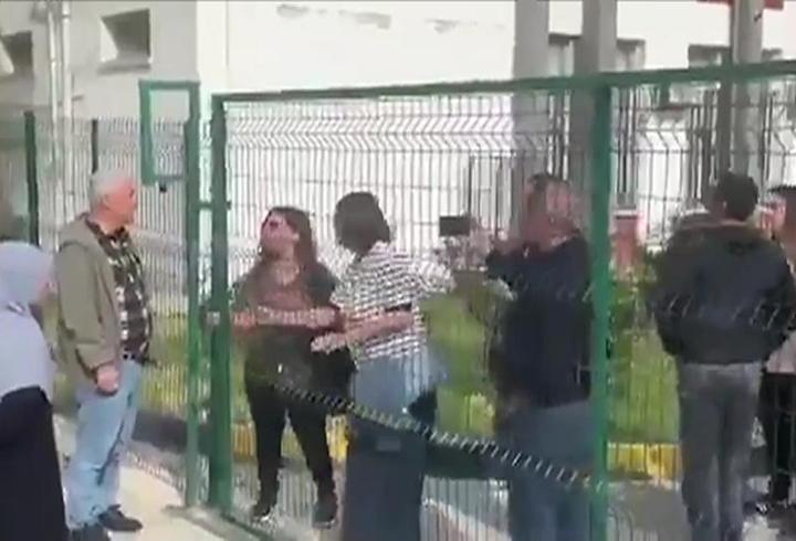 KKTC'de başörtülü kız okula alınmadı