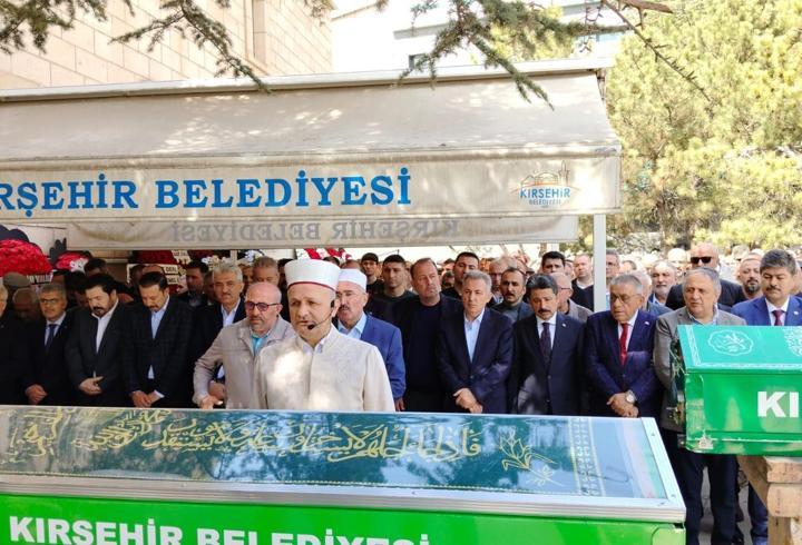İzmir Valisi Elban'ın babası son yolculuğuna uğurlandı