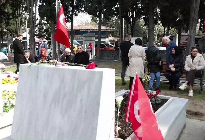 Bayram sabahı şehitler unutulmadı
