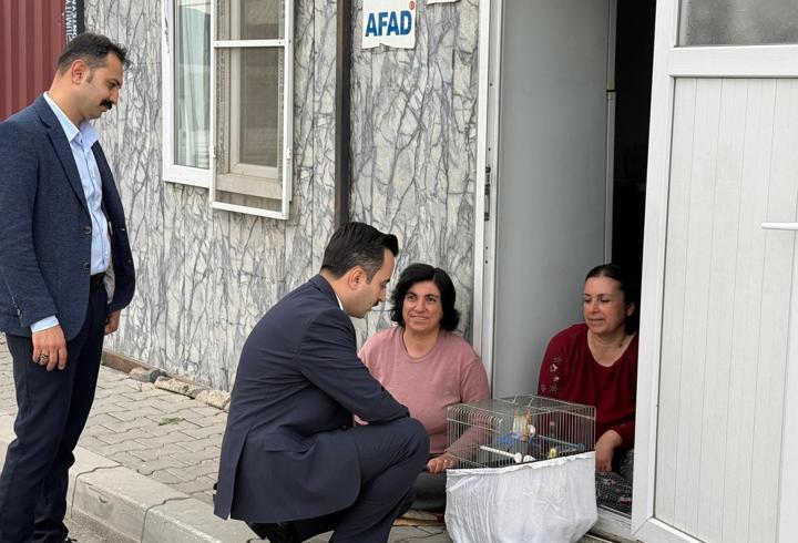 Nurdağı Kaymakamı Erciyas afetzedelerle bayramlaştı