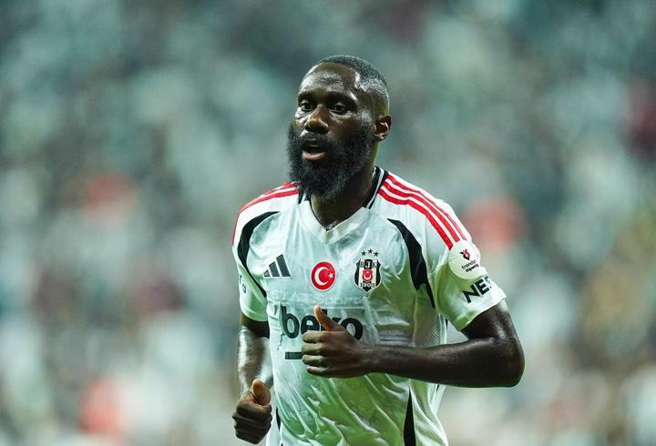 Arthur Masuaku, Fransa ekibiyle görüşüyor