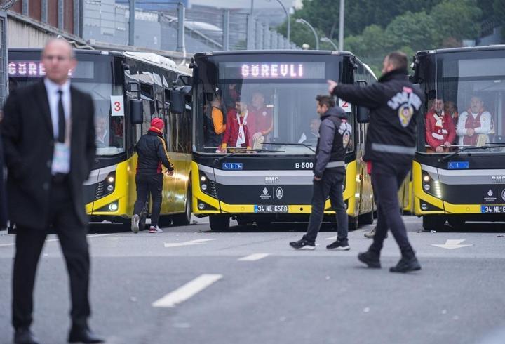 Galatasaray taraftarları, Ülker Stadyumu'na geldi