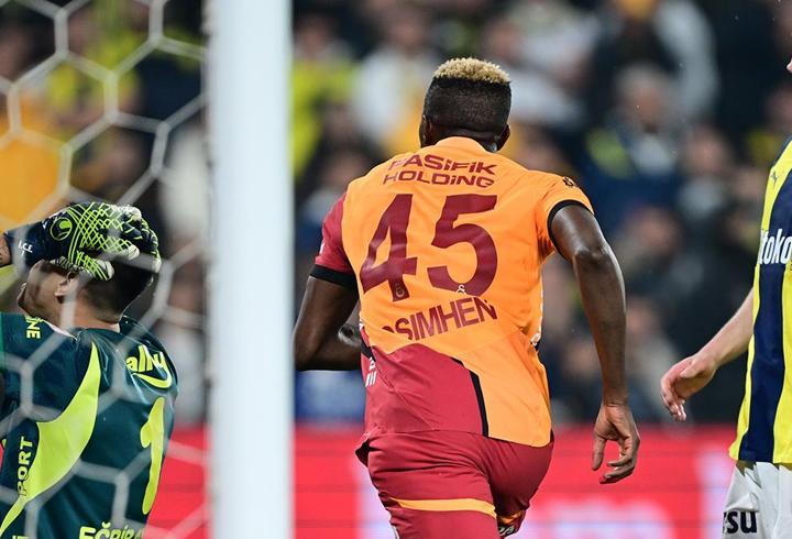Kadıköy'deki derbinin ilk yarısına Osimhen damgası