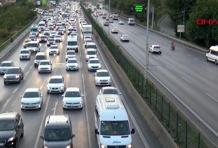 Tatil dönüşü yoğunluğu başladı… Sürücüler nelere dikkat etmeli?