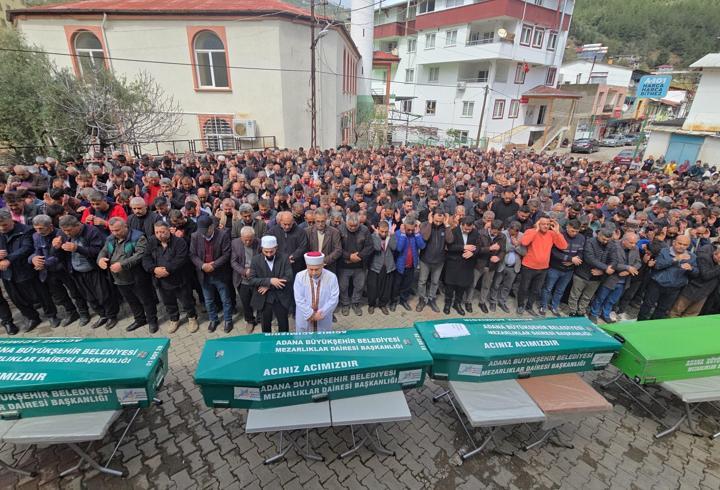 Kazada ölen anne ve 3 çocuğu toprağa verildi