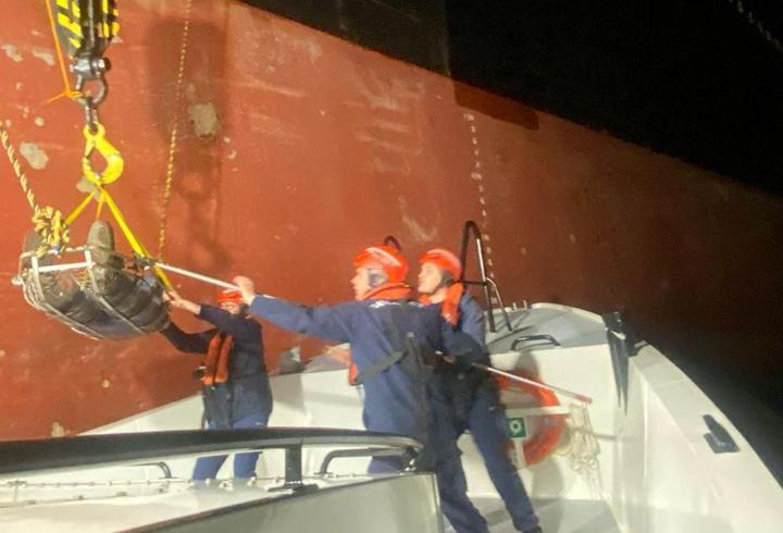 Çanakkale’de gemide yaralanan personel tahliye edildi