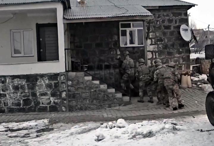 27 ilde FETÖ operasyonu; 48 şüpheli tutuklandı