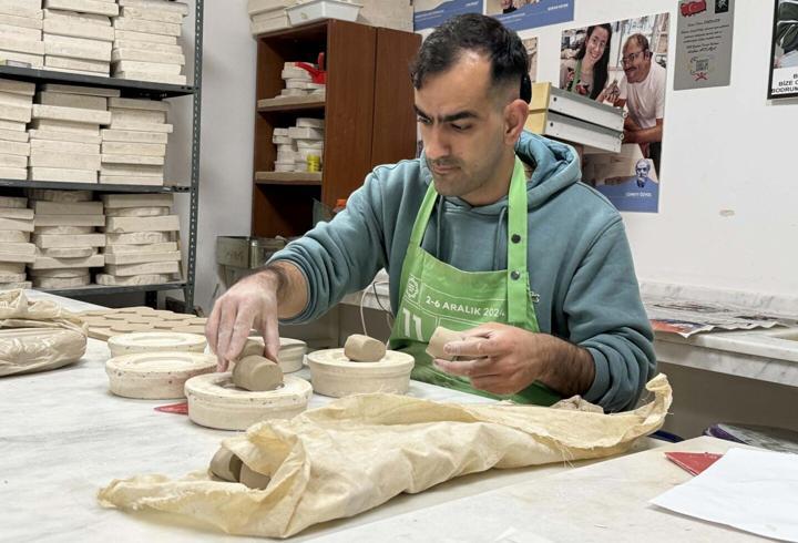 İşitme Engelli Rıfat Can'ın Spor ve Sanat Başarısı