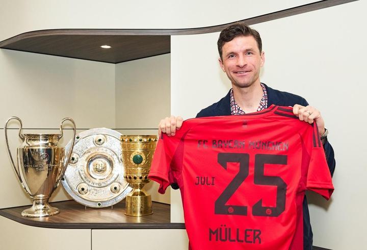 Thomas Müller, 25 yıl sonra Bayern Münih'ten ayrılacağını açıkladı