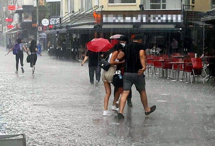 İzmir için kuvvetli sağanak uyarısı