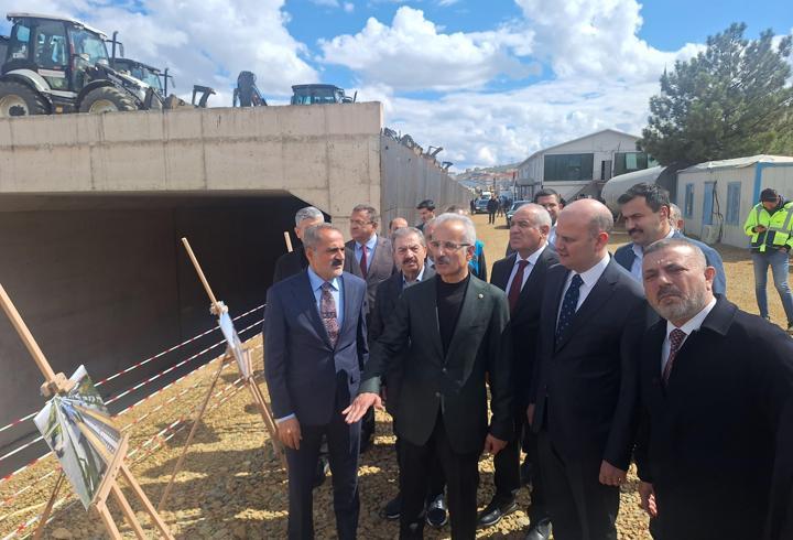 Uraloğlu: Demir yollarını yeniden devlet politikası haline getirdik