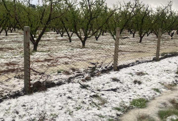 Çanakkale’de dolu yağışı etkili oldu