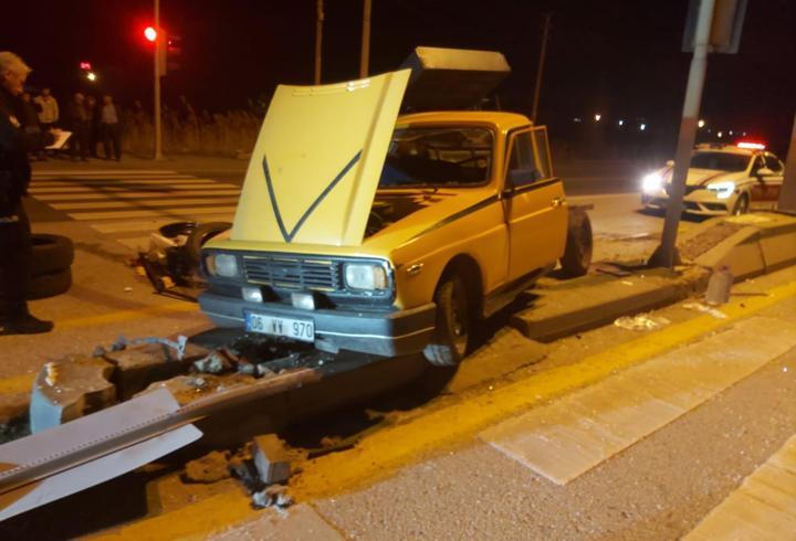 Ankara'da iki kamyonetin çarpıştığı kazada 2 kişi yaralandı