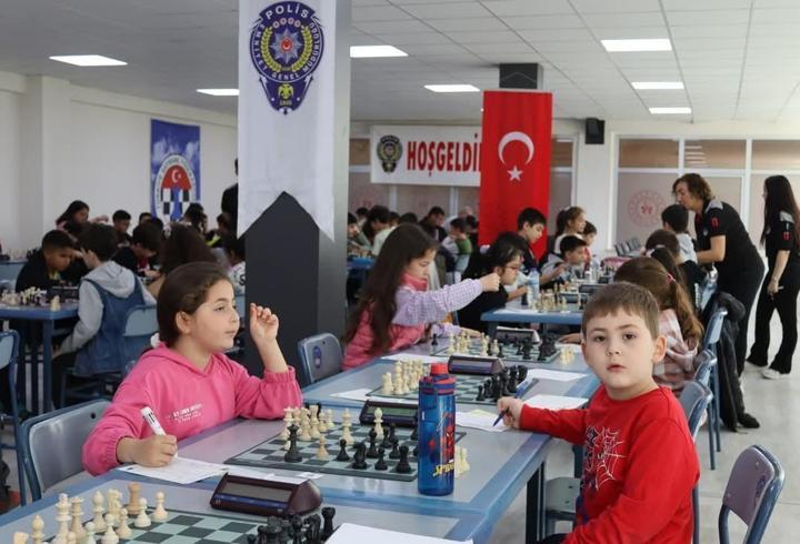 Osmaniye'de Polis Haftası Satranç Turnuvası Düzenlendi
