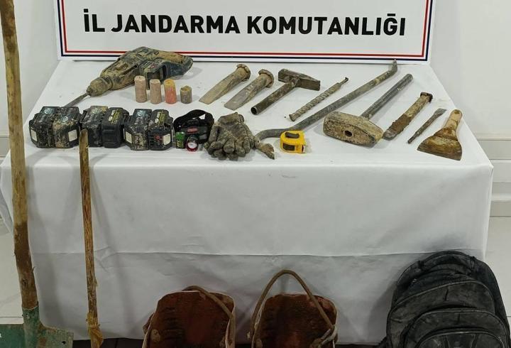 Kayseri'de kaçak kazıya 3 gözaltı