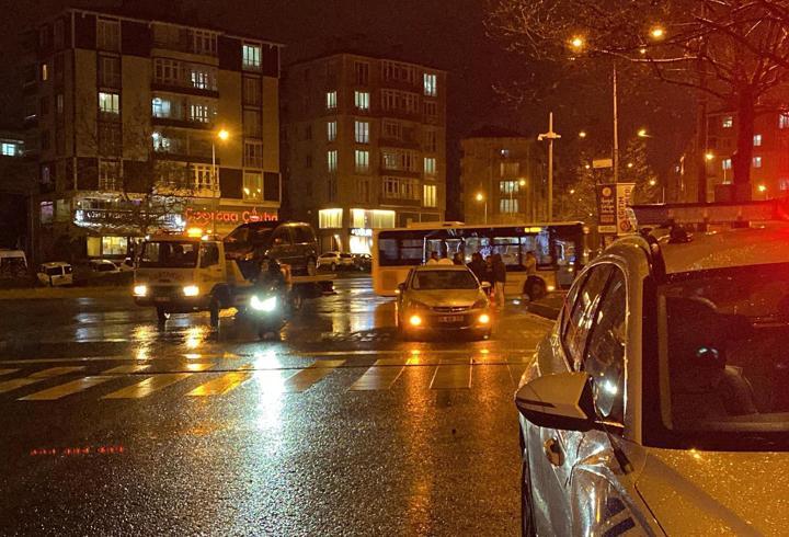 Çorlu'da 2 otomobil çarpıştı: 4 yaralı