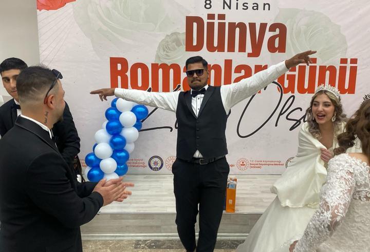  Samsun'da 15 Roman çiftin resmi nikahı kıyıldı