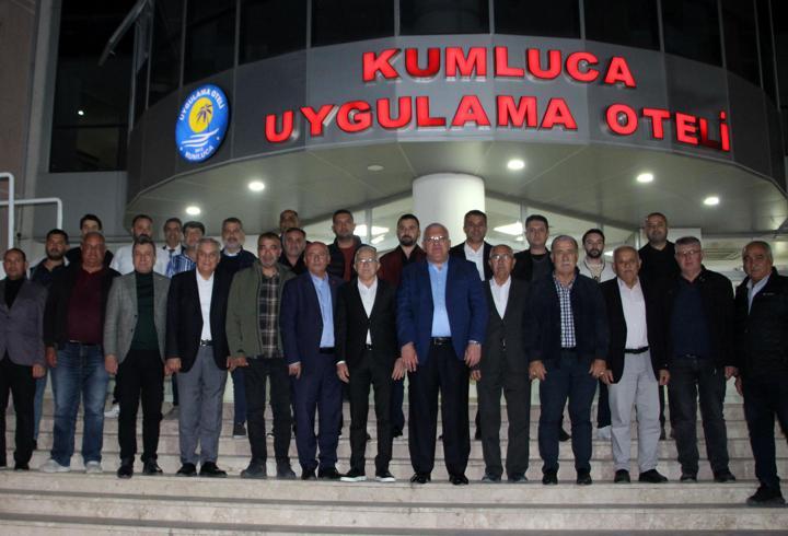 Yıkılan okul için bir araya geldiler