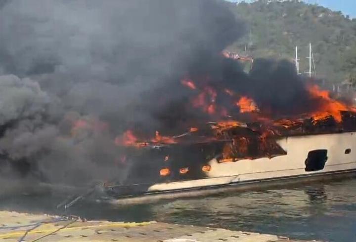 Fethiye'de yangın: 4 tekne alev alev yandı 