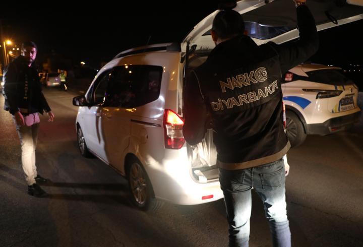 Diyarbakır’da, 300 polisin katılımıyla ‘Narko Hançer’ uygulaması