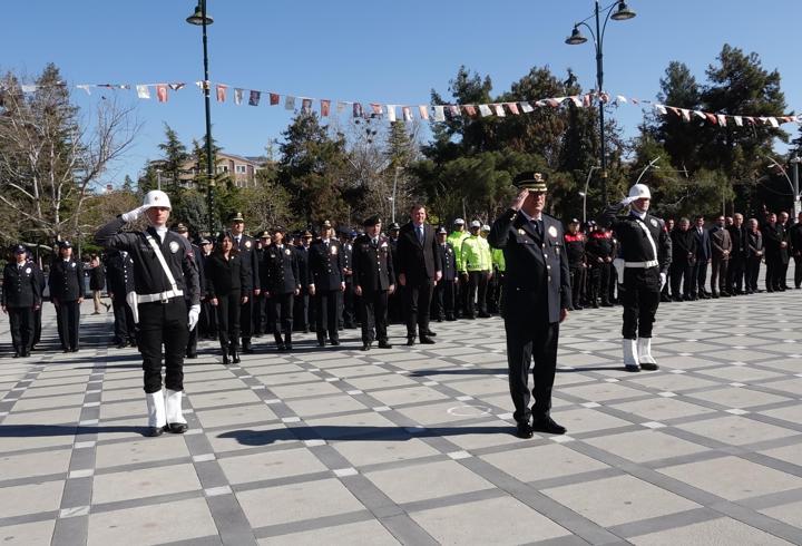 Burdur'da Polis Haftası çelenk sunma töreni