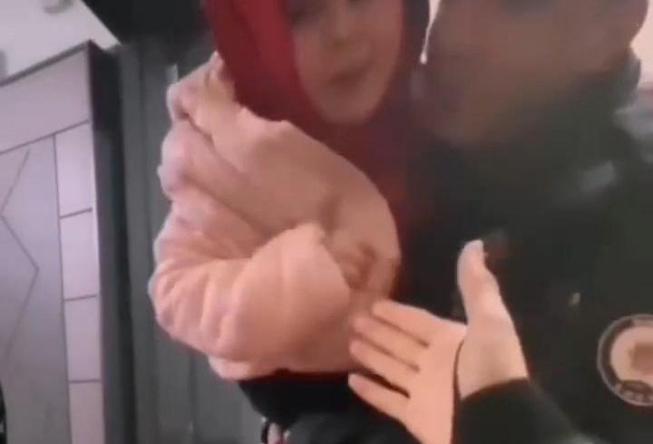Polis ekiplerinden Deniz'e doğum günü sürprizi