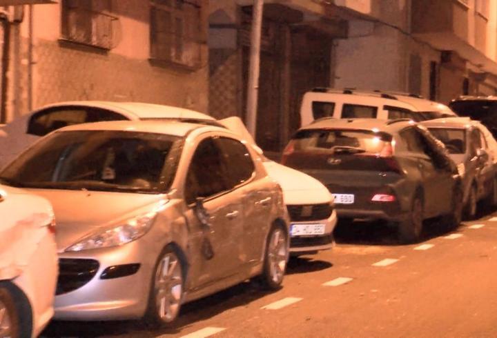 Gaziosmanpaşa'da kamyonet 9 araca çarptı: