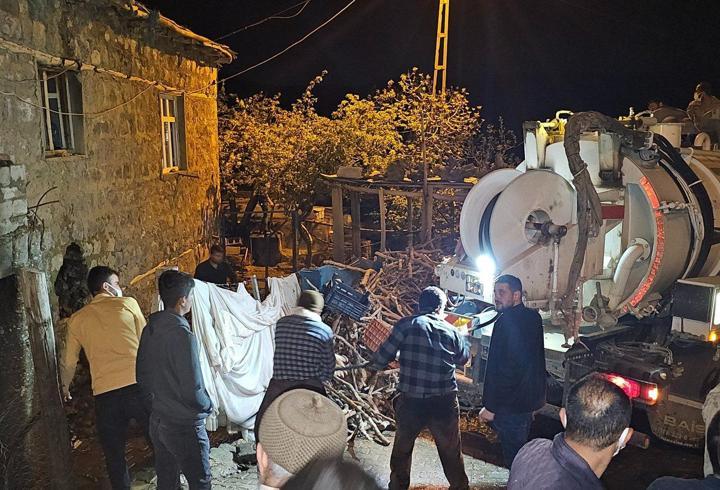 Siirt’te ahırda çıkan yangın, 1 saatte söndürüldü