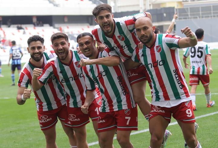  Karşıyaka final aşkına