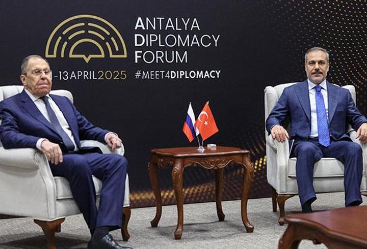 SON DAKİKA... Dışişleri Bakanı Hakan Fidan, Lavrov ile görüştü