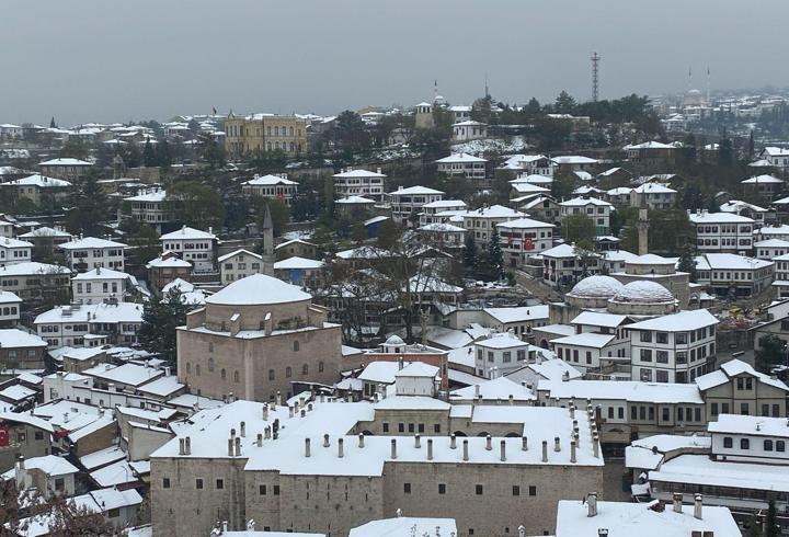 Safranbolu'da kar güzelliği