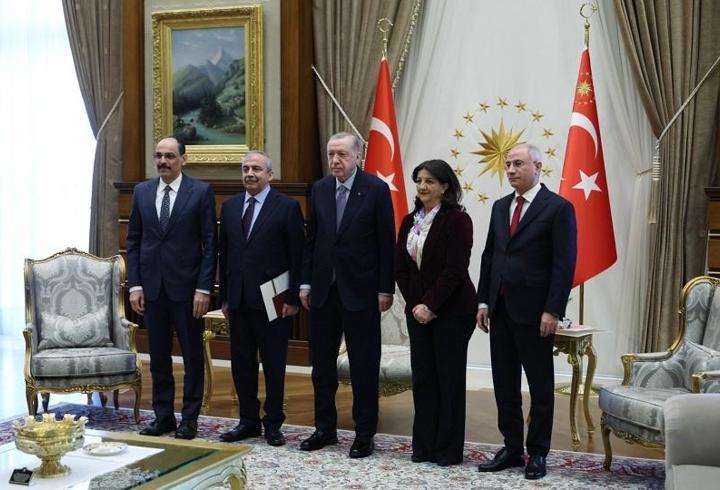 ''PKK feshedilecek'' diye kim panikte?