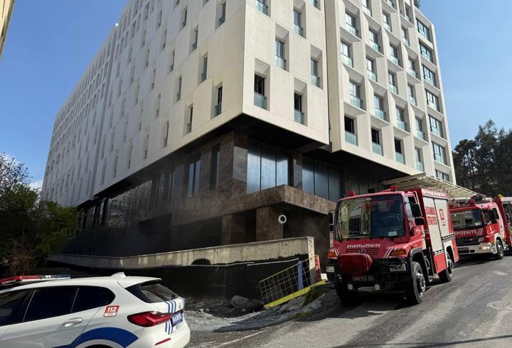 Beşiktaş'ta otel inşaatında çıkan yangın söndürüldü