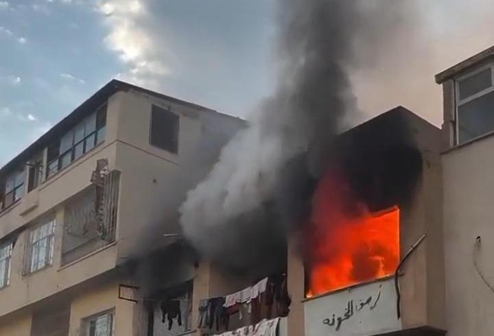 Evde çıkan yangın, hasara neden oldu