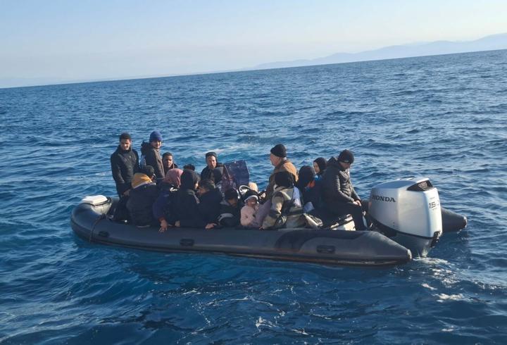 Bodrum'da 26 kaçak göçmen ile 1 göçmen kaçakçısı yakalandı