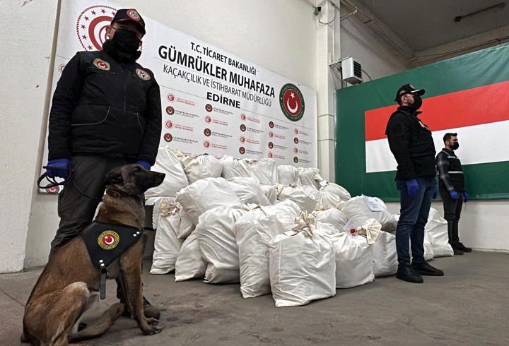 Kapıkule’de TIR’da 492 kilo uyuşturucu ele geçirildi