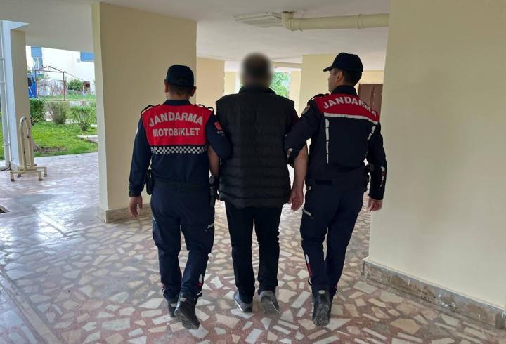 Mersin'de fuhuş operasyonu: 2 gözaltı