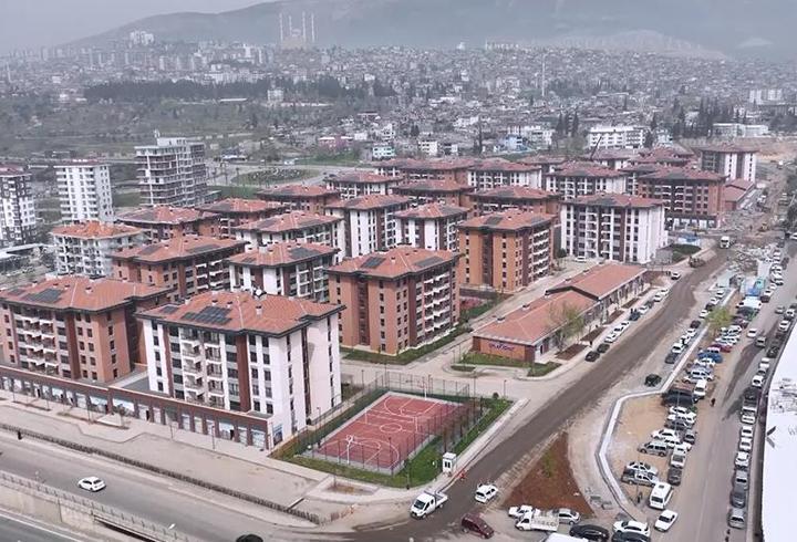 Ebrar Sitesi'nde yeni başlangıç… Depremzedeler yeni yuvalarına kavuşmaya başladı