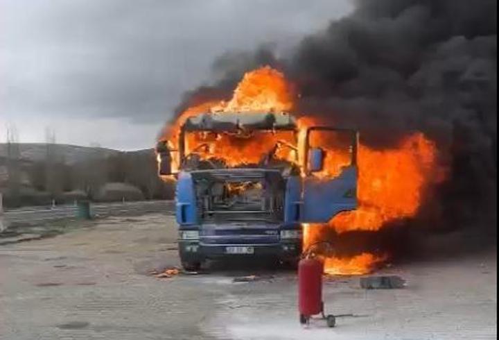 Park Halindeki TIR'da Yangın Çıktı